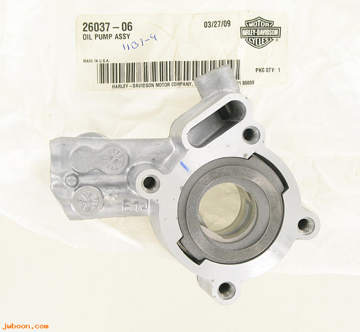   26037-06 (26037-06): Oil pump - NOS