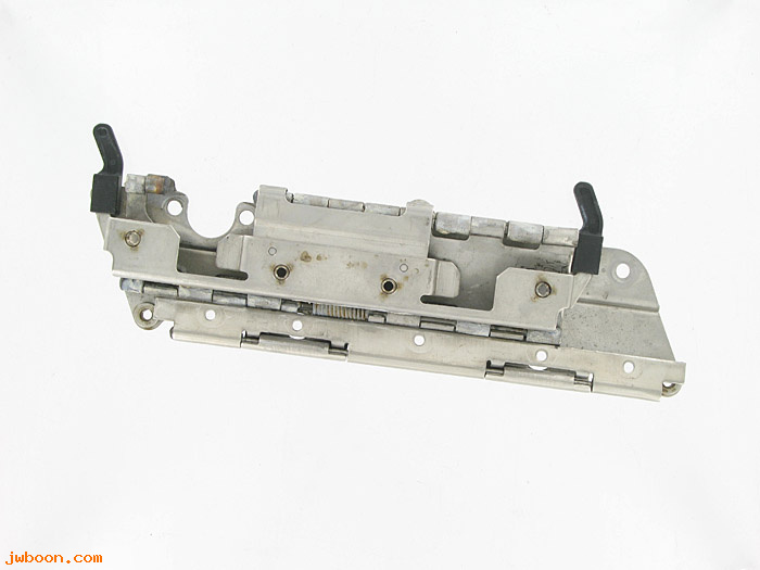   90665-93 (90665-93): Saddlebag latch - right - NOS - Touring