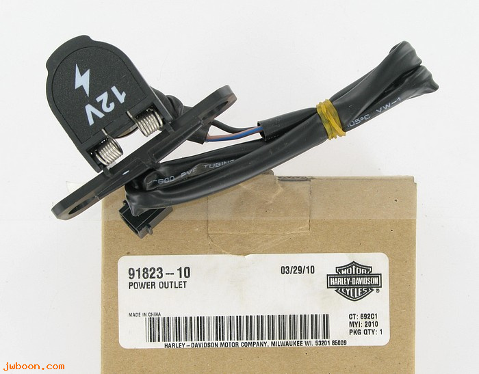   91823-10 (91823-10): Power outlet - Tour-pak - NOS