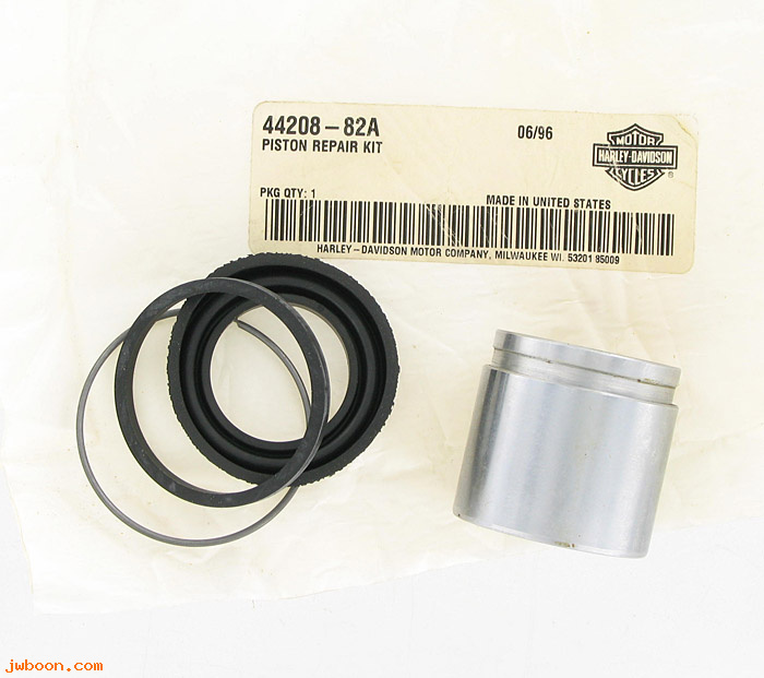   44208-82A (44208-82A): Piston repair kit - piston, seal, dust cover, retaining wire -NOS