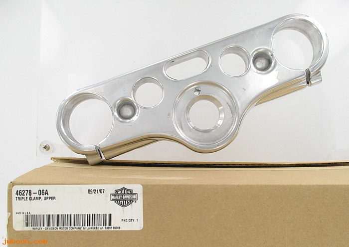   46278-06A (46278-06A): Triple clamp - upper - NOS - FXD, Dyna '06-'07,except FXDWG