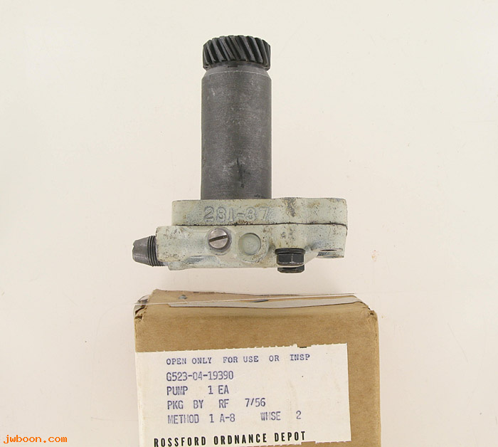     588-38 (26205-38): Pump, scavenger & breather valve (use with chain oiler) - NOS