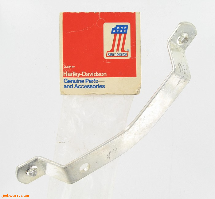   60595-77 (60595-77): Bracket, right side cover - NOS-FL w.1977 style non-adj.pass.ftr