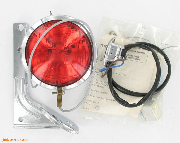   68658-70 (68658-70): Pursuit lamp/spotlight kit, right side,red lens - NOS - FLH 70-84
