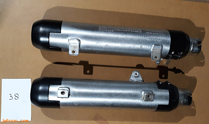 D ZE38 (65089-05A/ 65096-05A): 2 used mufflers, V-rod
